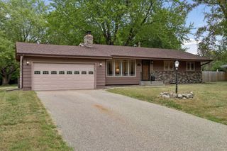 18910 Harrogate Drive, Eden Prairie, MN 55346