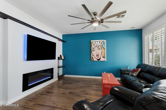 2055 S MARBLE Street, Gilbert, AZ 85295