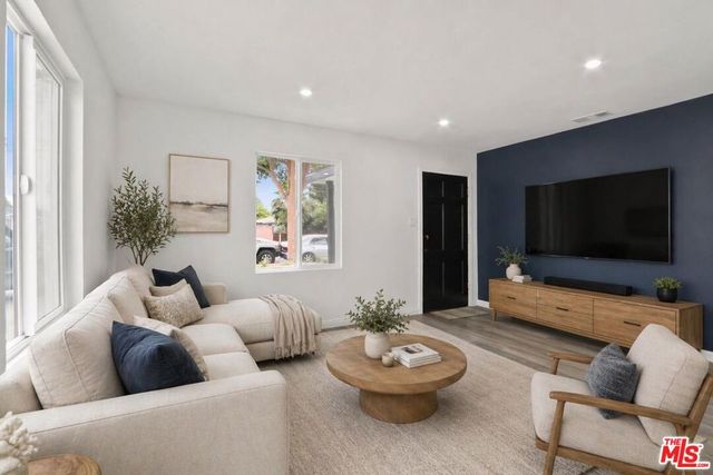 802 N Gunther Street, Santa Ana, CA 92703