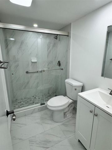 3980 Oaks Clubhouse Drive 405, Pompano Beach, FL 33069