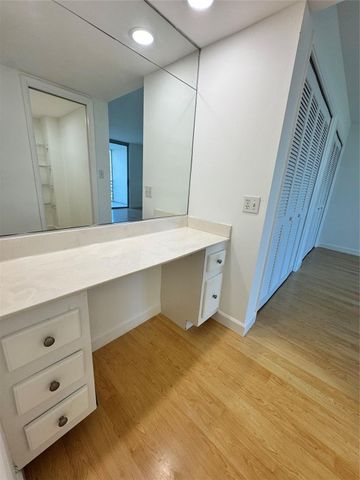 3980 Oaks Clubhouse Drive 405, Pompano Beach, FL 33069