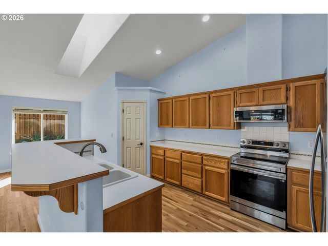 1558 Se JASMINE Way, Gresham, OR 97080