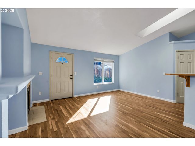 1558 Se JASMINE Way, Gresham, OR 97080