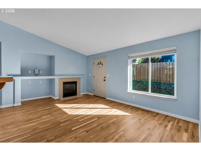 1558 Se JASMINE Way, Gresham, OR 97080