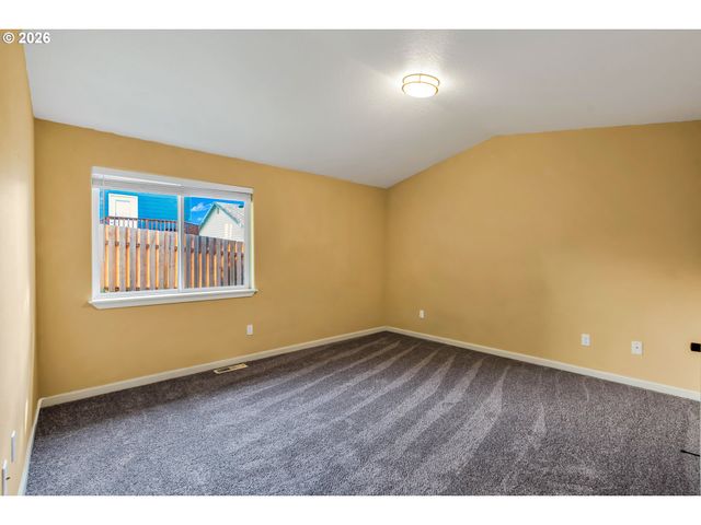 1558 Se JASMINE Way, Gresham, OR 97080