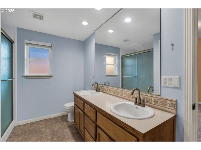 1558 Se JASMINE Way, Gresham, OR 97080
