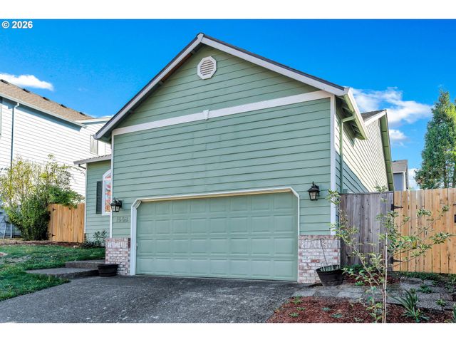 1558 Se JASMINE Way, Gresham, OR 97080