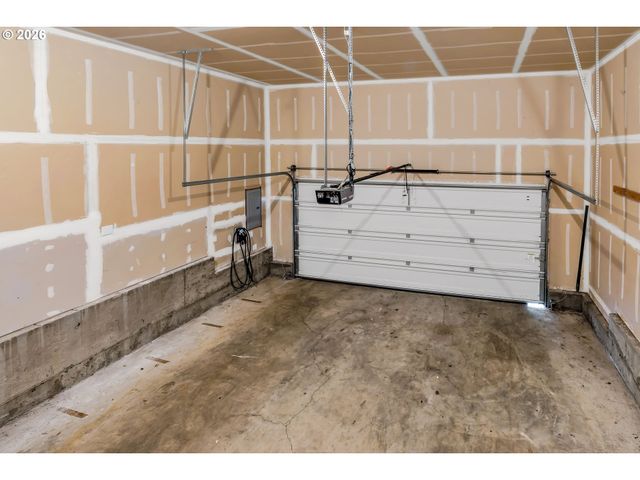 1558 Se JASMINE Way, Gresham, OR 97080