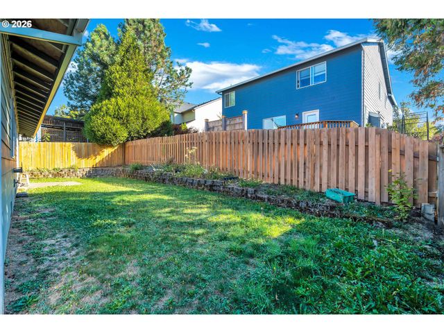 1558 Se JASMINE Way, Gresham, OR 97080