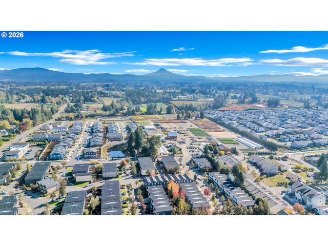1558 Se JASMINE Way, Gresham, OR 97080