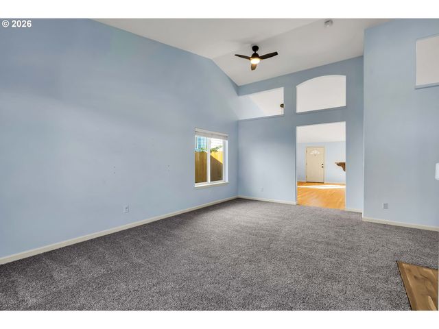 1558 Se JASMINE Way, Gresham, OR 97080