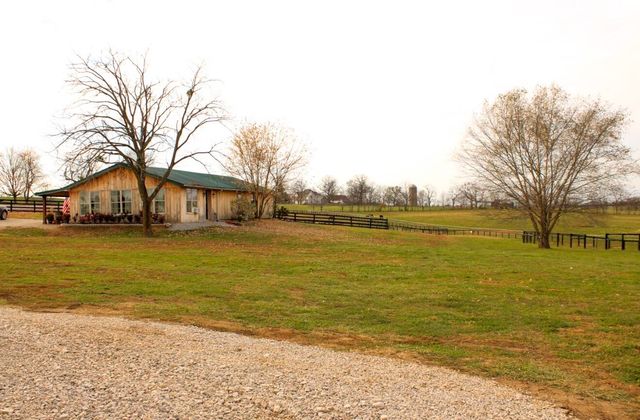 1235 Jackstown Road, Paris, KY 40361