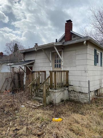 915 Stocker Avenue, Flint, MI 48503