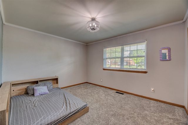 1506 W Walnut Street, El Reno, OK 73036