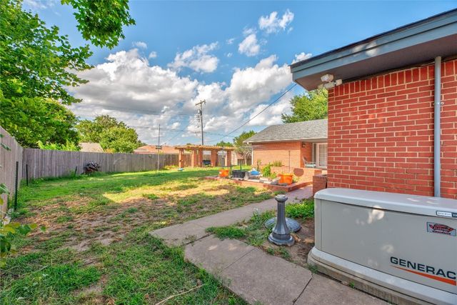 1506 W Walnut Street, El Reno, OK 73036