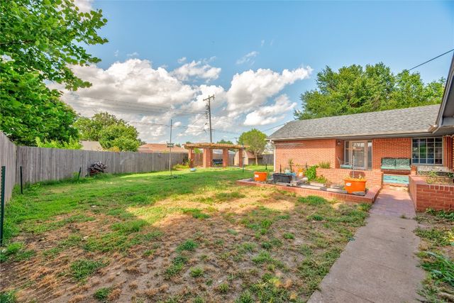 1506 W Walnut Street, El Reno, OK 73036