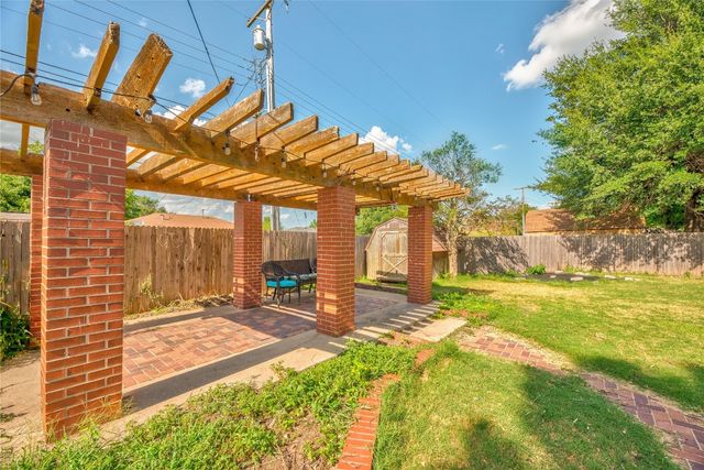 1506 W Walnut Street, El Reno, OK 73036