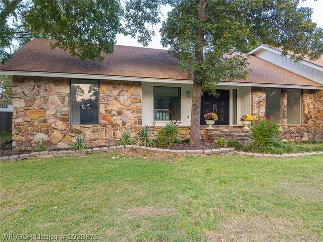 9609 Jenny Lind Road, Fort Smith, AR 72908