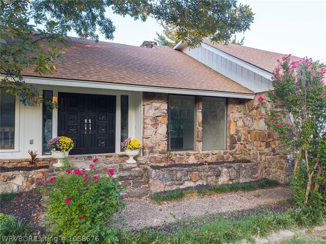 9609 Jenny Lind Road, Fort Smith, AR 72908