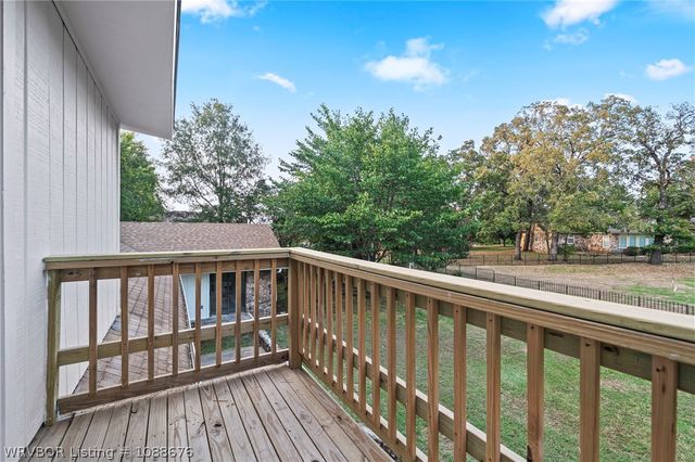 9609 Jenny Lind Road, Fort Smith, AR 72908