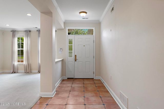 7 Spring Lake Court, Barnegat, NJ 08005
