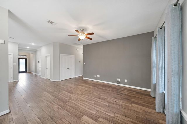 262 Pleasant Hill Way, Conroe, TX 77304