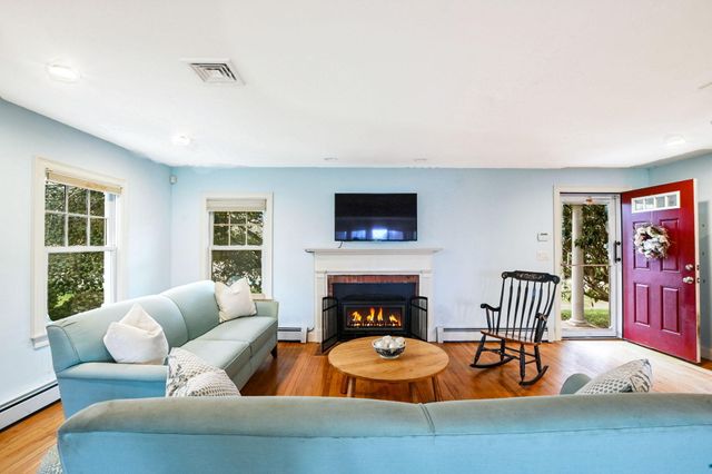 400 Davisville Road, East Falmouth, MA 02536
