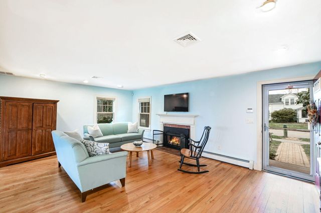 400 Davisville Road, East Falmouth, MA 02536