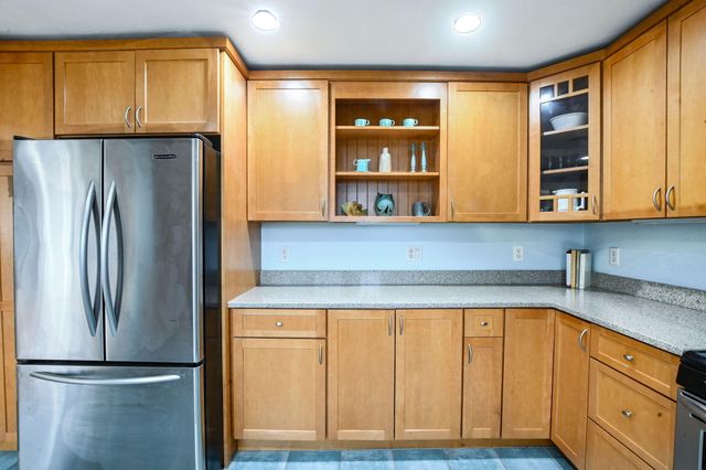 400 Davisville Road, East Falmouth, MA 02536