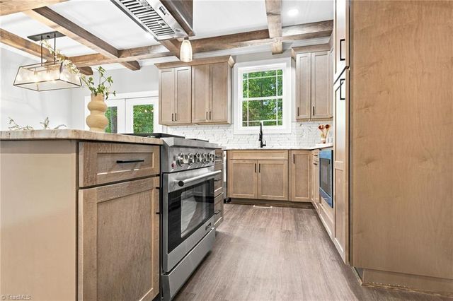 4814 Selwyn Drive, Winston-salem, NC 27104