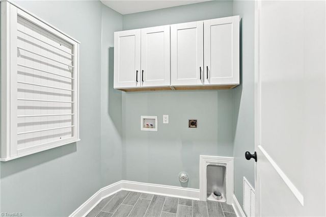 4814 Selwyn Drive, Winston-salem, NC 27104