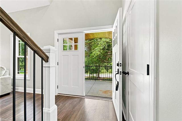 4814 Selwyn Drive, Winston-salem, NC 27104
