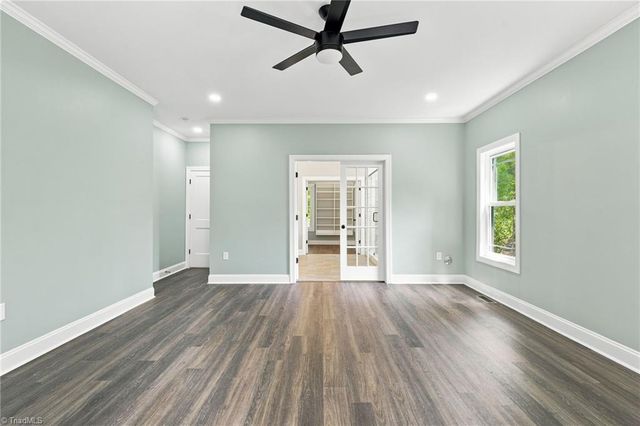 4814 Selwyn Drive, Winston-salem, NC 27104