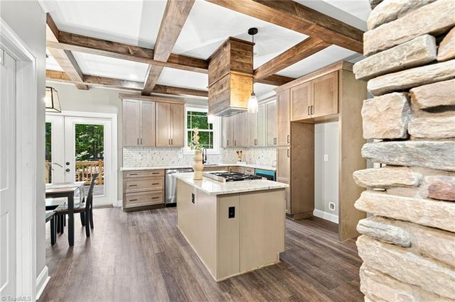 4814 Selwyn Drive, Winston-salem, NC 27104