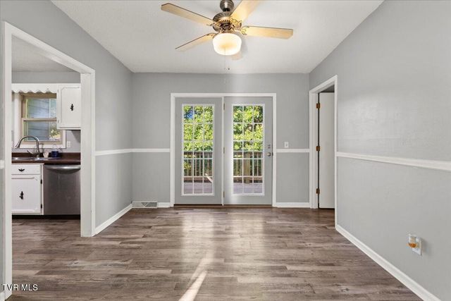 1208 Bair Vette Avenue, Johnson City, TN 37604