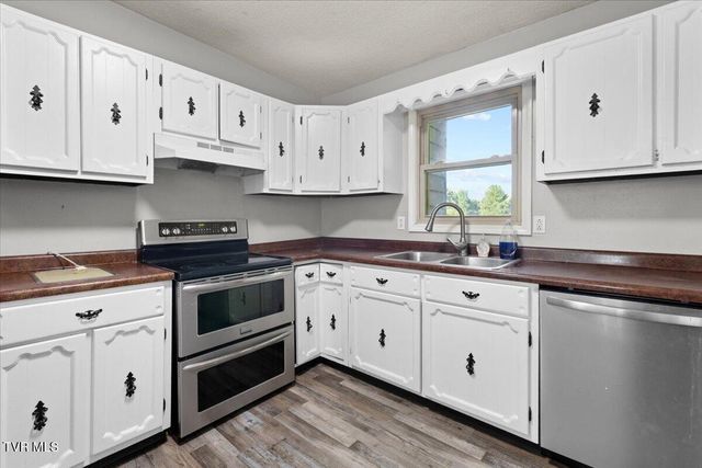 1208 Bair Vette Avenue, Johnson City, TN 37604