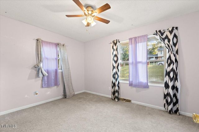 1208 Bair Vette Avenue, Johnson City, TN 37604
