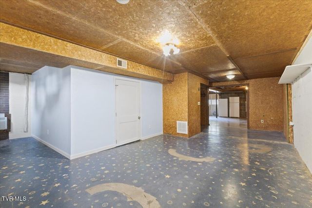 1208 Bair Vette Avenue, Johnson City, TN 37604