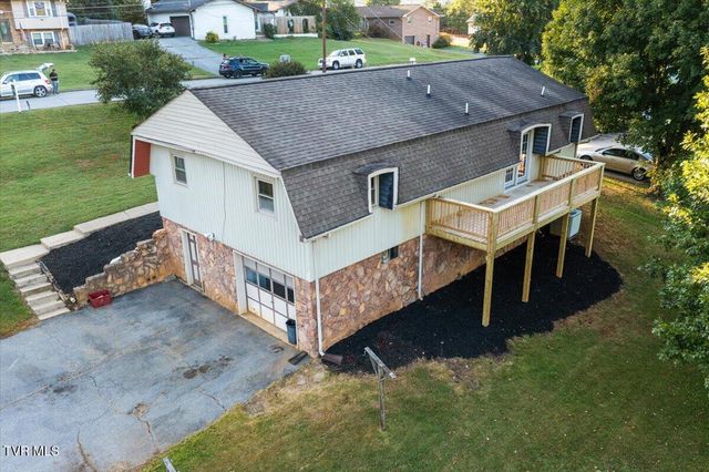 1208 Bair Vette Avenue, Johnson City, TN 37604