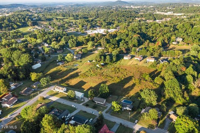 1208 Bair Vette Avenue, Johnson City, TN 37604
