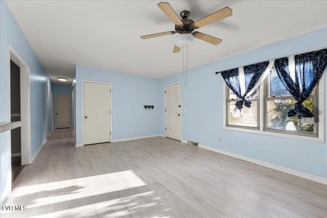 1208 Bair Vette Avenue, Johnson City, TN 37604