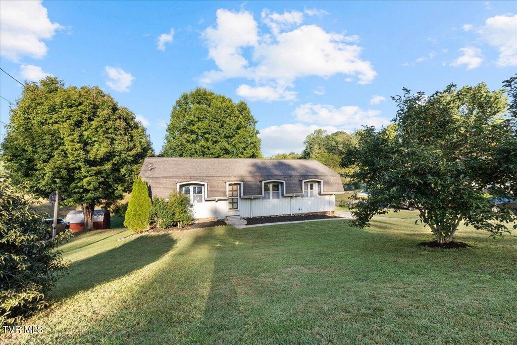 1208 Bair Vette Avenue, Johnson City, TN 37604