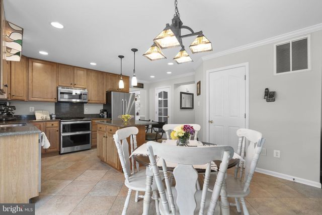 5904 CLEAR RIDGE RD, Elkridge, MD 21075