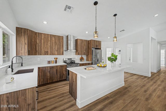 6425 W Irma Lane, Glendale, AZ 85308