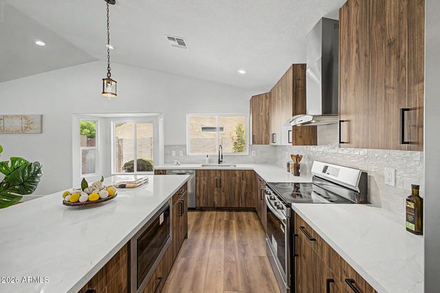 6425 W Irma Lane, Glendale, AZ 85308