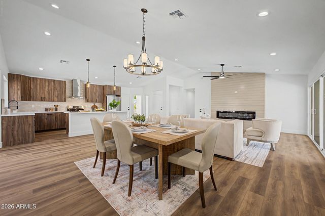 6425 W Irma Lane, Glendale, AZ 85308