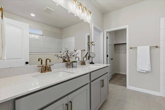 158 Crater Lake DR, Dripping Springs, TX 78620