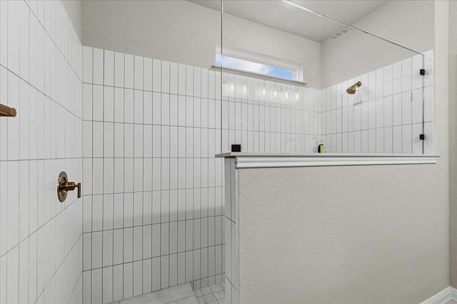 158 Crater Lake DR, Dripping Springs, TX 78620