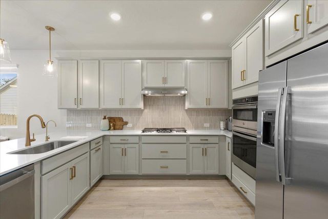 158 Crater Lake DR, Dripping Springs, TX 78620