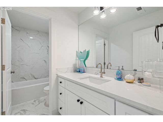 11122 Se MELANIA Ct, Portland, OR 97266